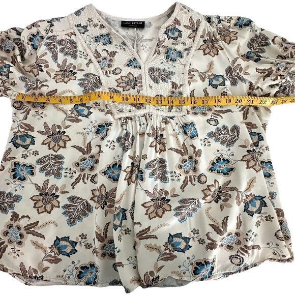 Lane Bryant Plus Size Smocked Floral Top Short-Sleeve Split-Neck Bib Top (14) - Picture 8 of 15